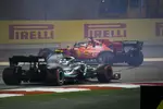 Foto zur News: Valtteri Bottas (Mercedes) und Sebastian Vettel (Ferrari)