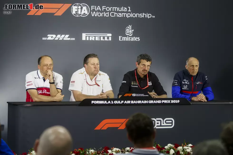 Foto zur News: Zak Brown und Franz Tost