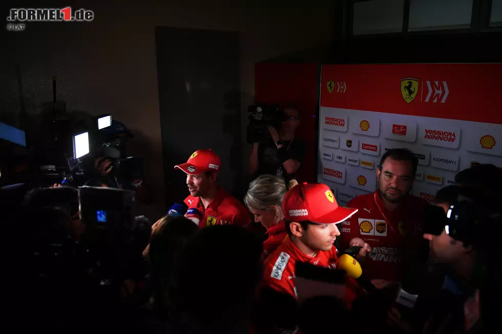 Foto zur News: Sebastian Vettel (Ferrari) und Charles Leclerc (Ferrari)