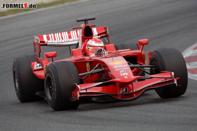 Foto zur News: 2007 & 2008: Michael Schumacher stieg nach seinem Rücktritt 2006 bereits ein Jahr später wieder in den Ferrari und testete den F2007 und F2008. Sein Comeback sollte er 2010 allerdings in Silber geben.
