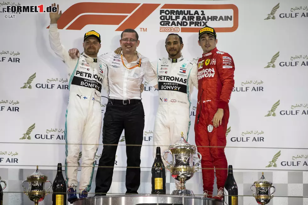 Foto zur News: Valtteri Bottas (Mercedes), Lewis Hamilton (Mercedes) und Charles Leclerc (Ferrari)