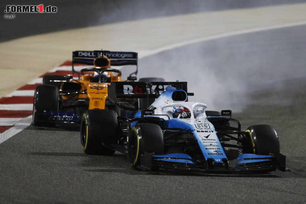 Foto zur News: George Russell (Williams) und Carlos Sainz (McLaren)