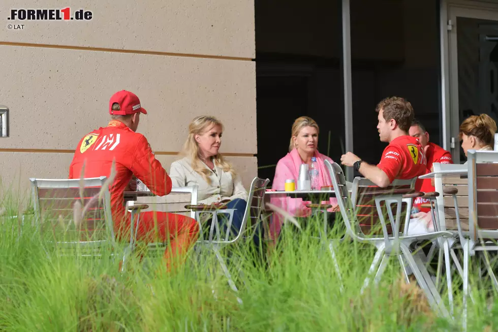 Foto zur News: Sebastian Vettel (Ferrari) und Mick Schumacher