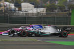Foto zur News: Valtteri Bottas (Mercedes) und Lance Stroll (Racing Point)