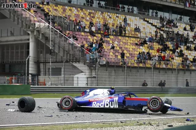 Foto zur News: Der schwere Crash von Alexander Albon zum Durchklicken!