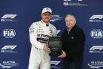 Foto zur News: Valtteri Bottas (Mercedes) und Jean Todt