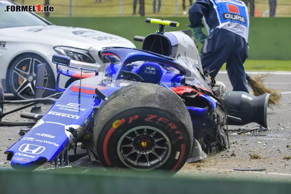 Foto zur News: Heftiger Crash von Alexander Albon in Schanghai: Jetzt durch die spektakulärsten Bilder klicken!