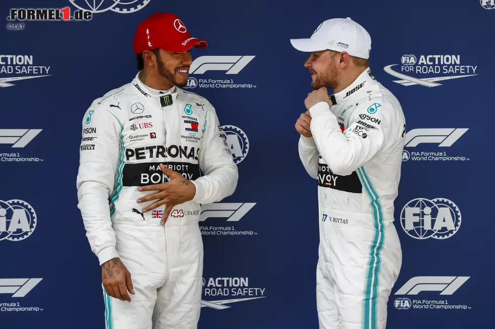 Foto zur News: Lewis Hamilton (Mercedes) und Valtteri Bottas (Mercedes)