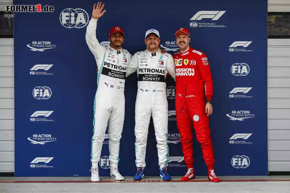 Foto zur News: Lewis Hamilton (Mercedes), Valtteri Bottas (Mercedes) und Sebastian Vettel (Ferrari)