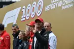 Foto zur News: Claire Williams, Charles Leclerc (Ferrari) und Lewis Hamilton (Mercedes)