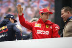 Foto zur News: Charles Leclerc (Ferrari) und Jos Verstappen