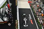 Foto zur News: Valtteri Bottas (Mercedes), Lewis Hamilton (Mercedes) und Sebastian Vettel (Ferrari)