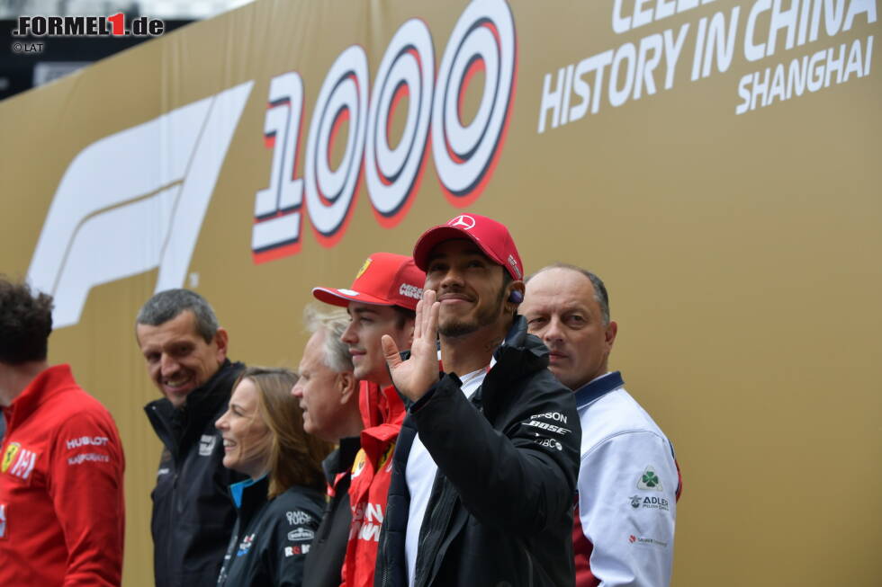 Foto zur News: Claire Williams, Charles Leclerc (Ferrari) und Lewis Hamilton (Mercedes)