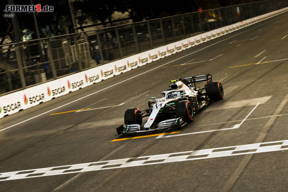 Foto zur News: Michael Rossi und Valtteri Bottas (Mercedes)