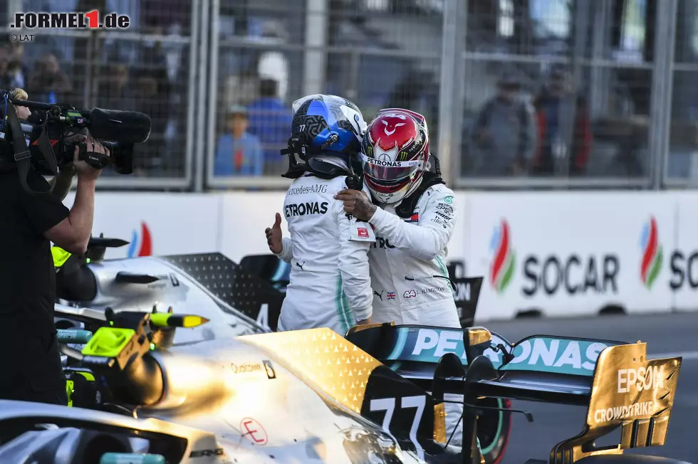 Foto zur News: Lewis Hamilton (Mercedes) und Valtteri Bottas (Mercedes)