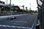 Foto zur News: Valtteri Bottas (Mercedes) und Lewis Hamilton (Mercedes)