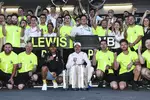 Foto zur News: Lewis Hamilton (Mercedes) und Valtteri Bottas (Mercedes)