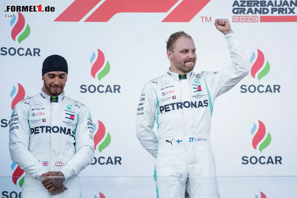 Foto zur News: Lewis Hamilton (Mercedes) und Valtteri Bottas (Mercedes)