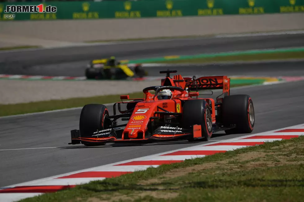 Foto zur News: Sebastian Vettel (Ferrari) und Nico Hülkenberg (Renault)