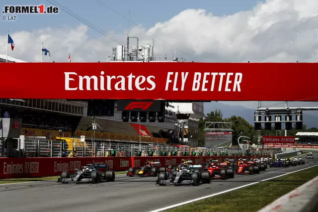 Foto zur News: Die Entscheidung beim Start in Bilder: Valtteri Bottas kommt wieder nicht vom Fleck