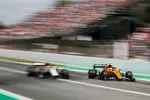 Foto zur News: Lando Norris (McLaren) und Antonio Giovinazzi (Alfa Romeo)