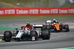 Foto zur News: Antonio Giovinazzi (Alfa Romeo) und Lando Norris (McLaren)