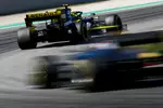 Foto zur News: Nico Hülkenberg (Renault) und Daniel Ricciardo (Renault)