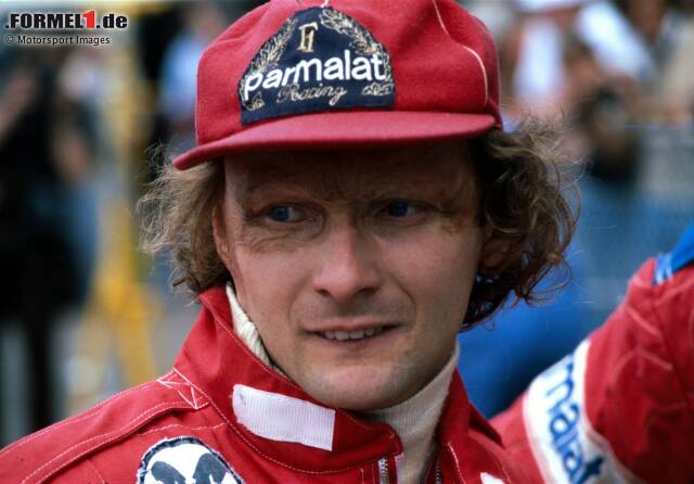 Foto zur News: Schon ab 1977 sponsert Paramalat die Kappe, die 1978 erstmals die legendäre rote Farbe bekommt.