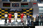 Foto zur News: Sebastian Vettel (Ferrari), Lewis Hamilton (Mercedes) und Charles Leclerc (Ferrari)