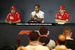 Foto zur News: Sebastian Vettel (Ferrari), Lewis Hamilton (Mercedes) und Charles Leclerc (Ferrari)