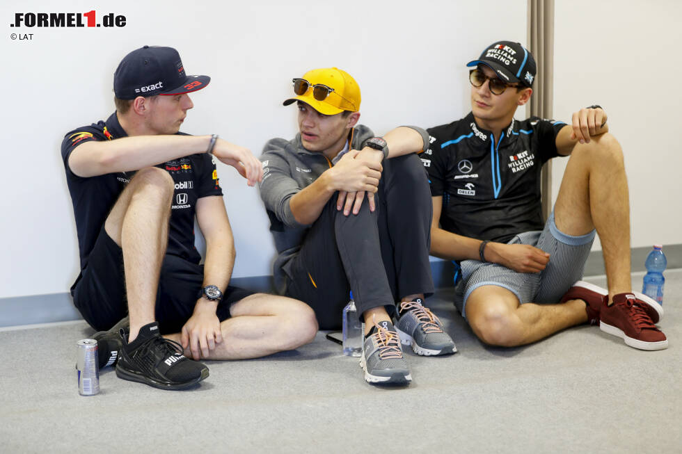 Foto zur News: Max Verstappen (Red Bull), Lando Norris (McLaren) und George Russell (Williams)