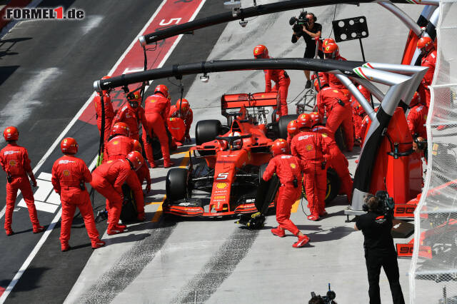 Foto zur News: Formel-1-Live-Ticker: Ferrari hisst Siegflagge in Maranello