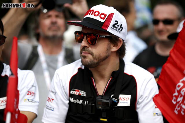 Foto zur News: Formel-1-Live-Ticker: Alonso gibt zu: Stand 2016 mit Mercedes in Kontakt