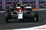 Foto zur News: Antonio Giovinazzi (Alfa Romeo) und Kevin Magnussen (Haas)