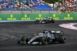 Foto zur News: Lewis Hamilton (Mercedes) und Valtteri Bottas (Mercedes)