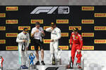 Foto zur News: Valtteri Bottas (Mercedes), Lewis Hamilton (Mercedes) und Charles Leclerc (Ferrari)