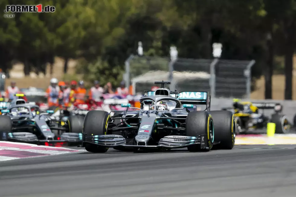 Foto zur News: Lewis Hamilton (Mercedes) und Valtteri Bottas (Mercedes)
