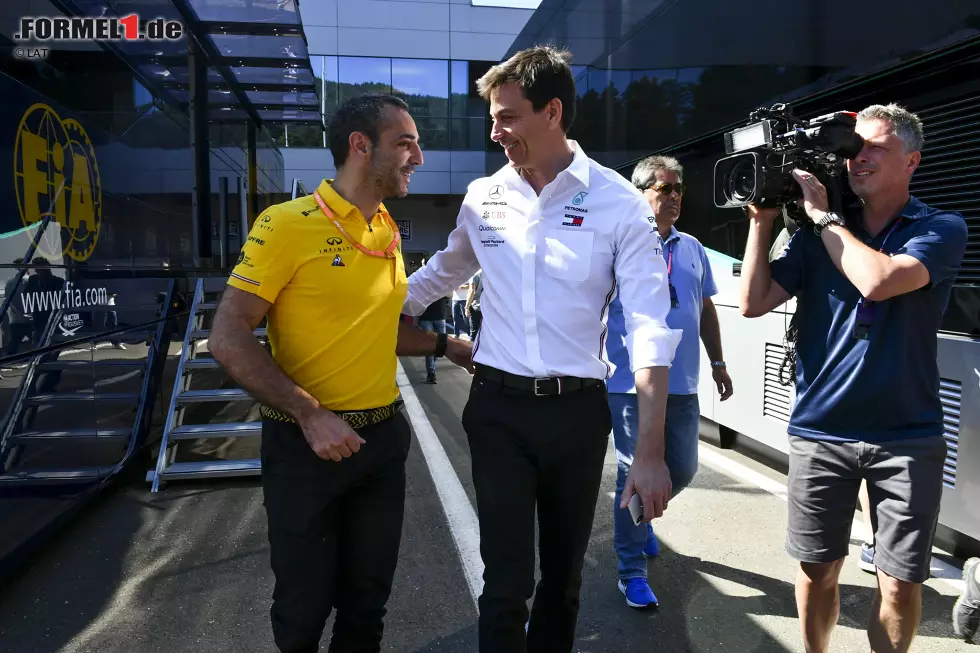 Foto zur News: Cyril Abiteboul und Toto Wolff