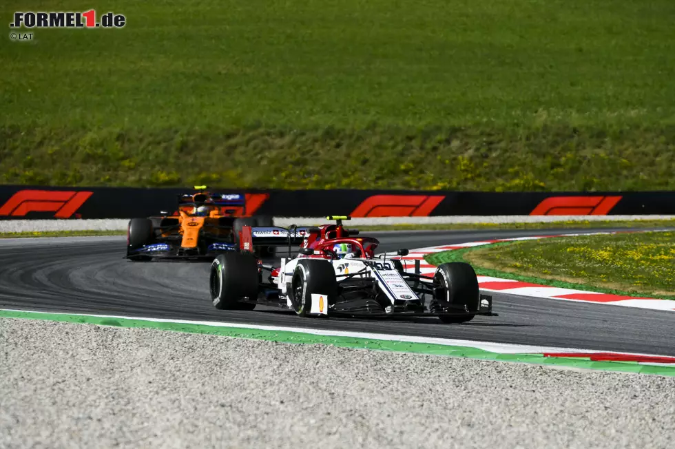 Foto zur News: Antonio Giovinazzi (Alfa Romeo) und Lando Norris (McLaren)