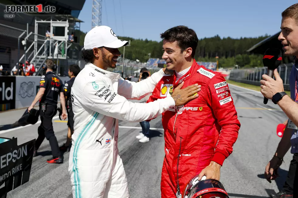 Foto zur News: Lewis Hamilton (Mercedes) und Charles Leclerc (Ferrari)