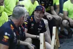 Foto zur News: Christian Horner und Max Verstappen (Red Bull)