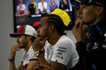 Foto zur News: George Russell (Williams), Lewis Hamilton (Mercedes) und Antonio Giovinazzi (Alfa Romeo)