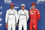 Foto zur News: Lewis Hamilton (Mercedes), Valtteri Bottas (Mercedes) und Charles Leclerc (Ferrari)