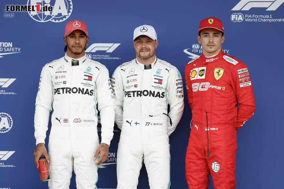 Foto zur News: Lewis Hamilton (Mercedes), Valtteri Bottas (Mercedes) und Charles Leclerc (Ferrari)