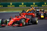 Foto zur News: Charles Leclerc (Ferrari) und Max Verstappen (Red Bull)