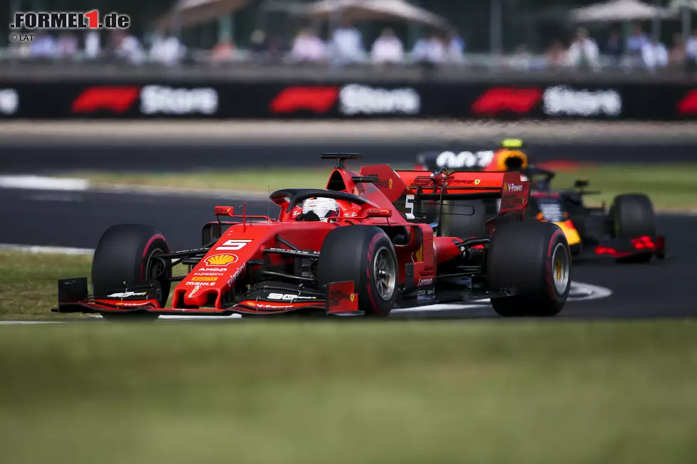 Foto zur News: Sebastian Vettel (Ferrari) und Pierre Gasly (Red Bull)