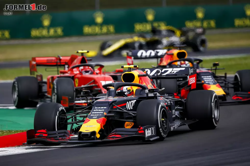 Foto zur News: Pierre Gasly (Red Bull), Max Verstappen (Red Bull) und Charles Leclerc (Ferrari)