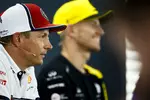 Foto zur News: Kimi Räikkönen (Alfa Romeo) und Nico Hülkenberg (Renault)