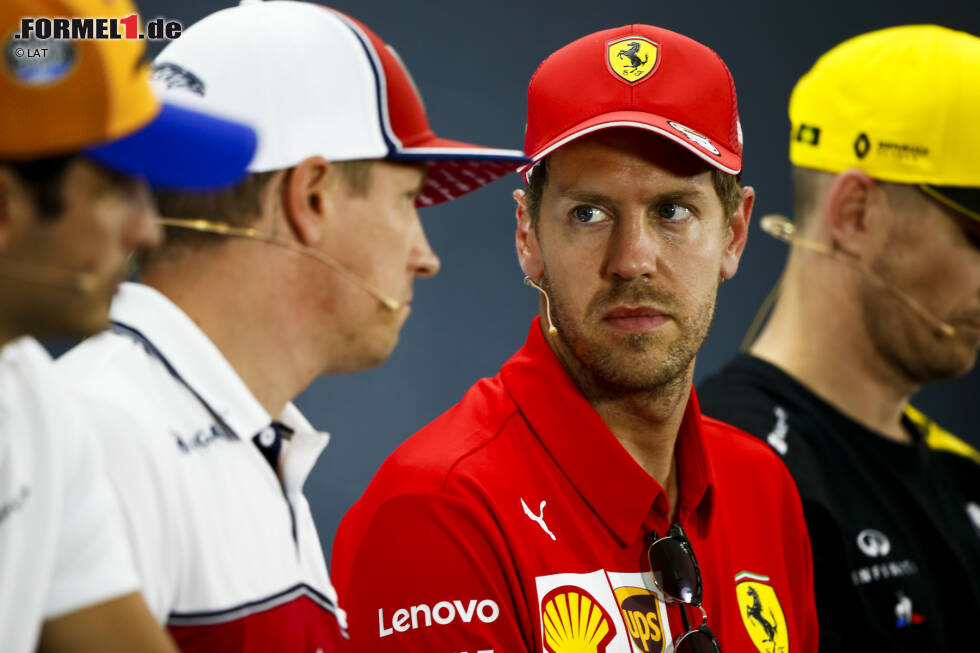 Foto zur News: Sebastian Vettel (Ferrari) und Kimi Räikkönen (Alfa Romeo)