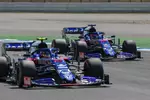 Foto zur News: Alexander Albon (Toro Rosso) und Daniil Kwjat (Toro Rosso)